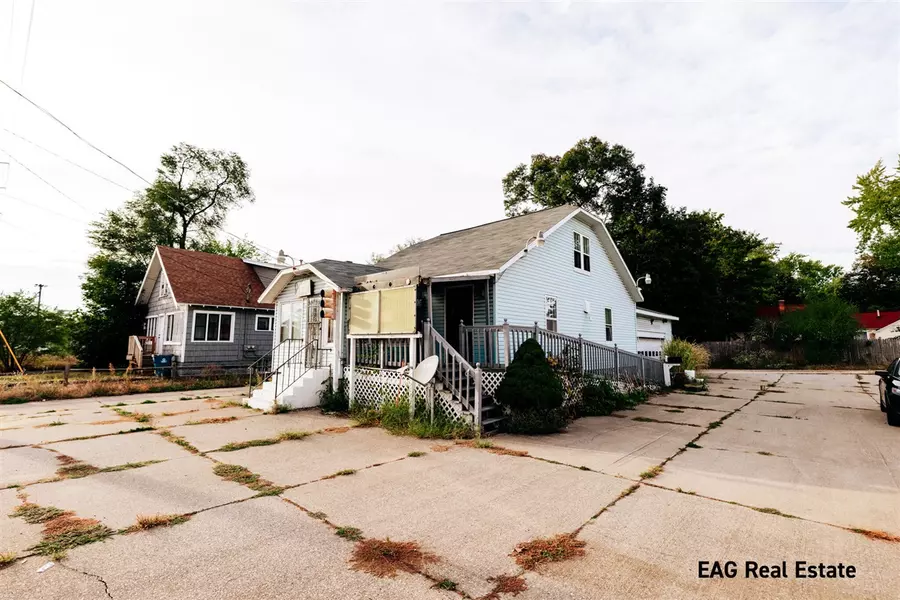 2360 E Apple Avenue, Muskegon, MI 49442-4354