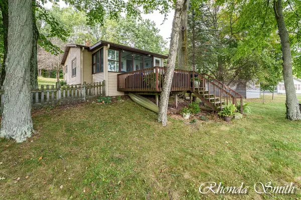 11432 Lakeshore Drive, Lakeview, MI 48850-9667