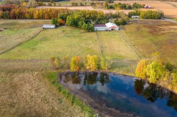 4924 E Haslett Road, Perry, MI 48872-9346