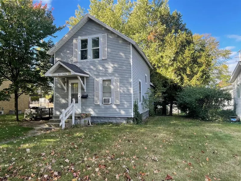 319 N Rowe Street, Ludington, MI 49431