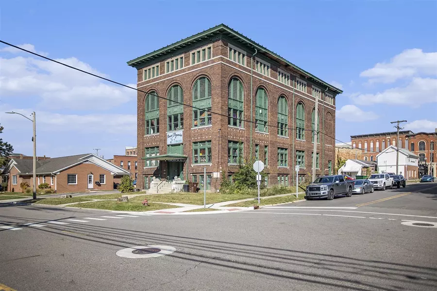 115 E Green Street, Marshall, MI 49068-1532