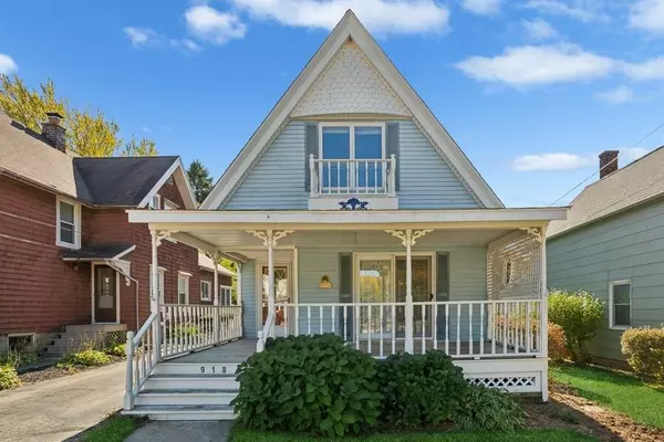 918 Phoenix Street, South Haven, MI 49090-1540