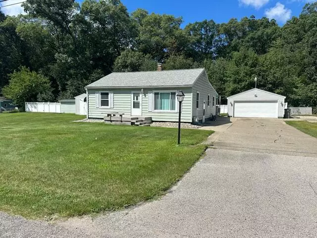 2831 Panzl Street, Muskegon, MI 49444-2651