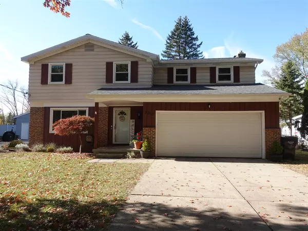 3205 Brookshire Drive, Grand Rapids, MI 49508