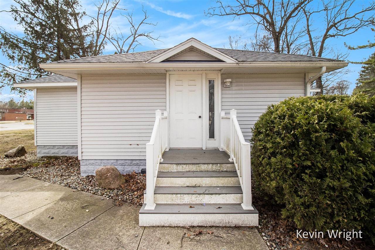 5948 Holton Road, Twin Lake, MI 49457