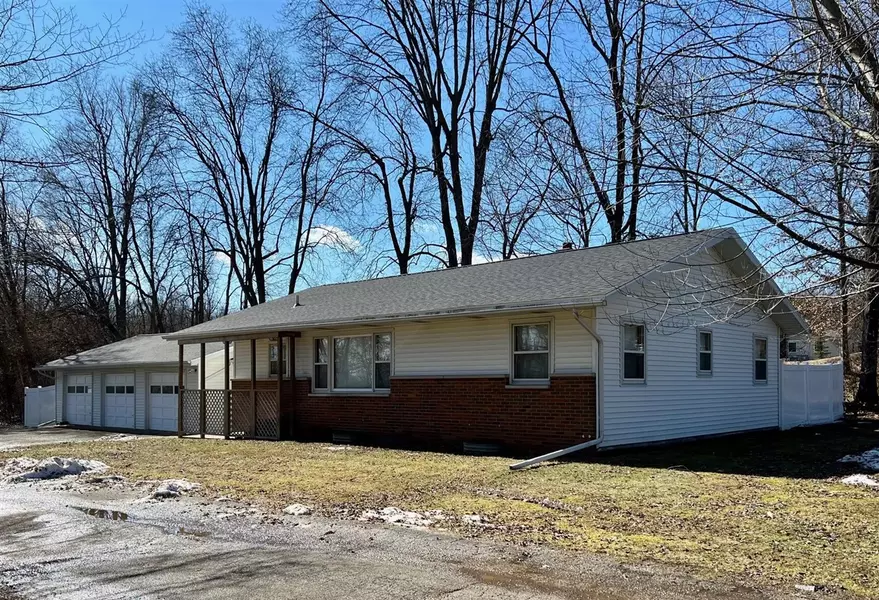 15289 Millard Road, Three Rivers, MI 49093