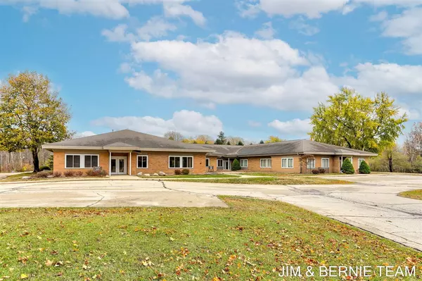 Douglas, MI 49406-5169,415 Wiley Road