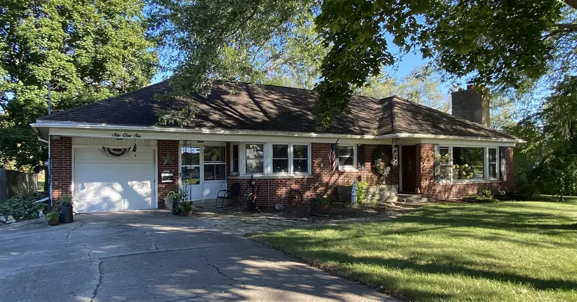 616 S Stewart Avenue, Fremont, MI 49412