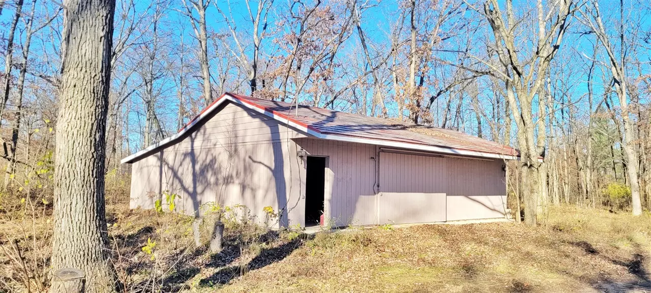 664 S Silver Drive, White Cloud, MI 49349-8883