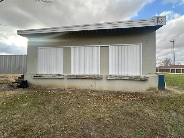 Three Rivers, MI 49093,57582 N Main Street