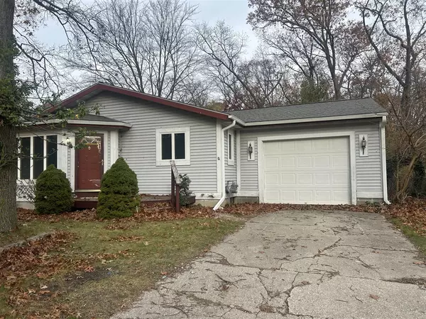 2344 Arbor Avenue, Norton Shores, MI 49441