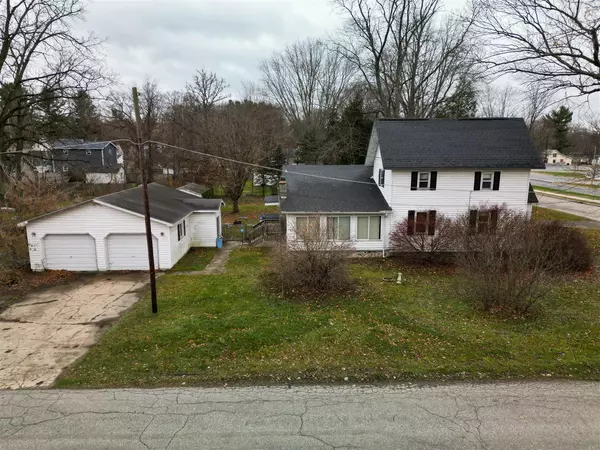 8 W Post Street, Newaygo, MI 49337-8827