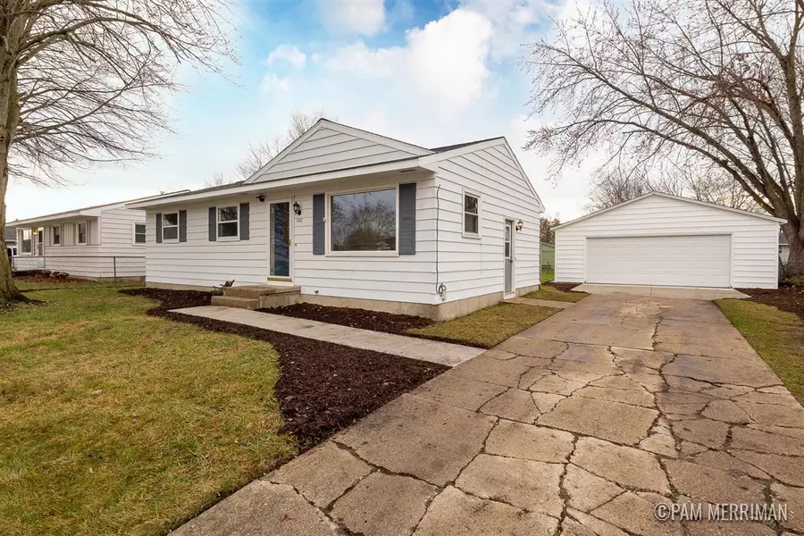 228 Jane Ellen Drive, Lowell, MI 49331