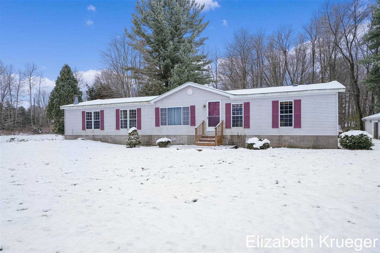 22351 24th Avenue, Casnovia, MI 49318
