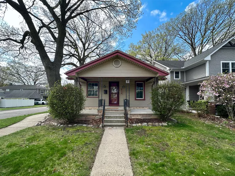 524 E Farnum Avenue, Royal Oak, MI 48067-1913