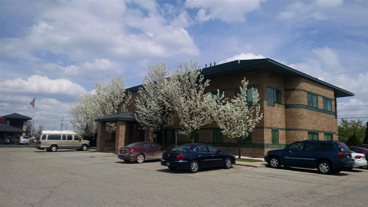 3587 Henry Street, Norton Shores, MI 49441-6732