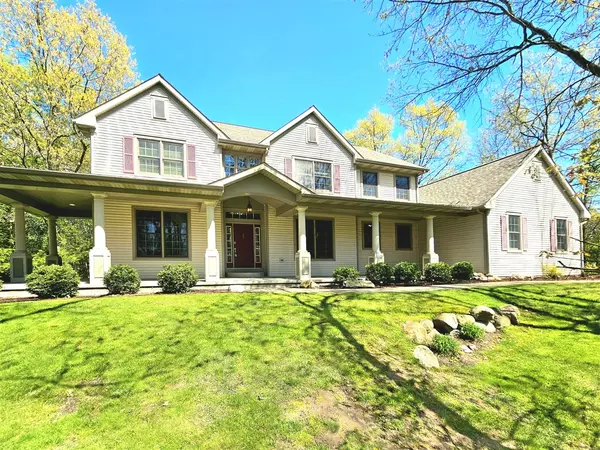 6290 E Bay Lane, Richland, MI 49083
