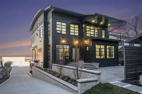 South Haven, MI 49090-1014,443 N Shore Drive