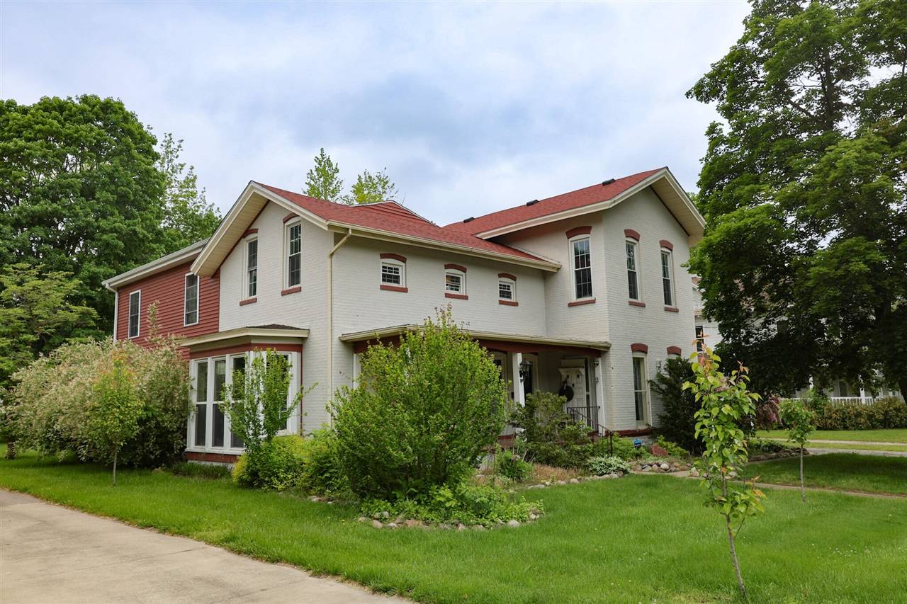 317 Evans Street, Jonesville, MI 49250-1012