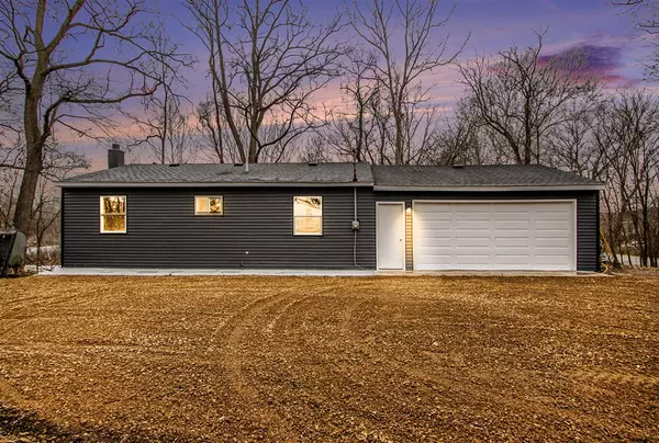 11121 Pine Lake Road, Delton, MI 49046-9448