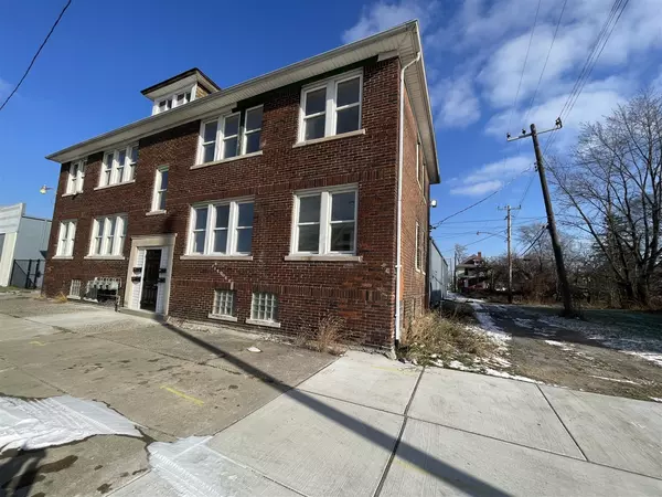 3548 Saint Clair Street, Detroit, MI 48214-5405