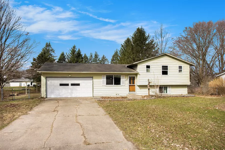 57150 Linda Avenue, Three Rivers, MI 49093