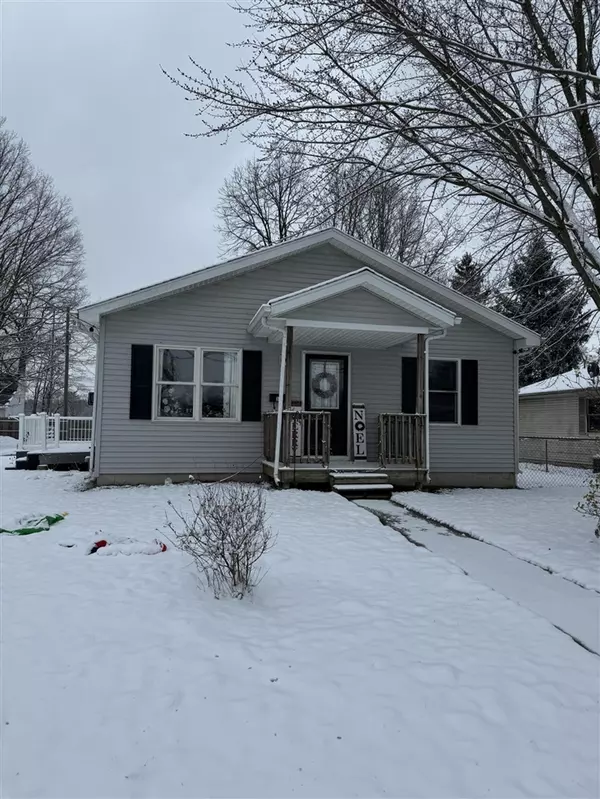 318 Oak St Street, Dowagiac, MI 49047