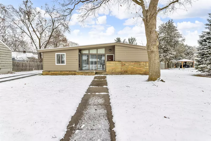 768 Briarcliff Road, Jackson, MI 49203-3908