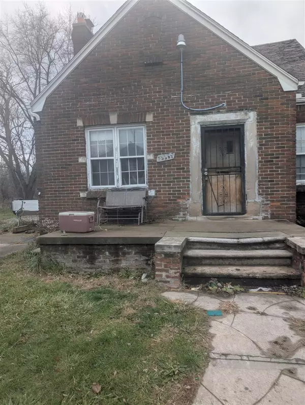 13581 Meyers Road, Detroit, MI 48227-3915