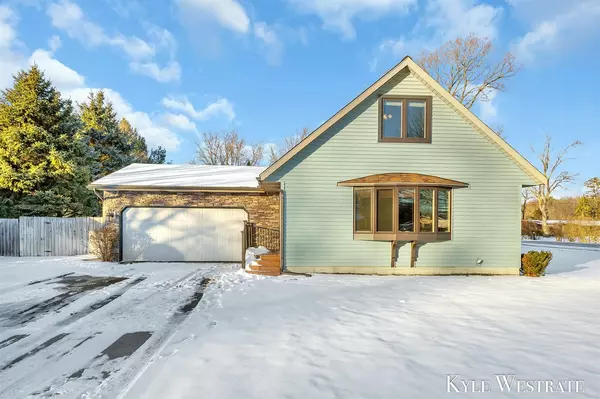 14207 Sunview Drive, Holland, MI 49424