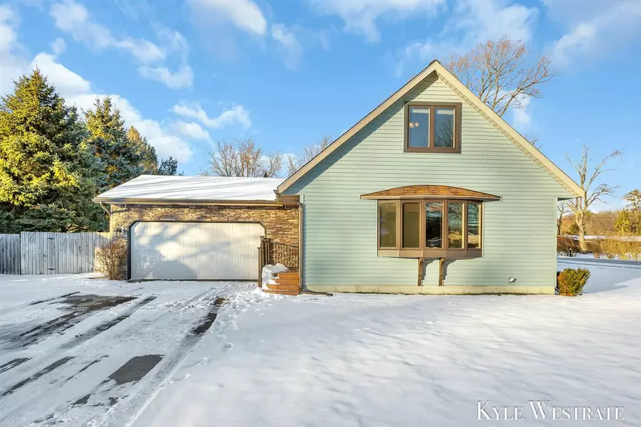 14207 Sunview Drive, Holland, MI 49424