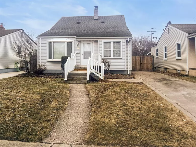 19437 Woodland Street, Harper Woods, MI 48225-2021