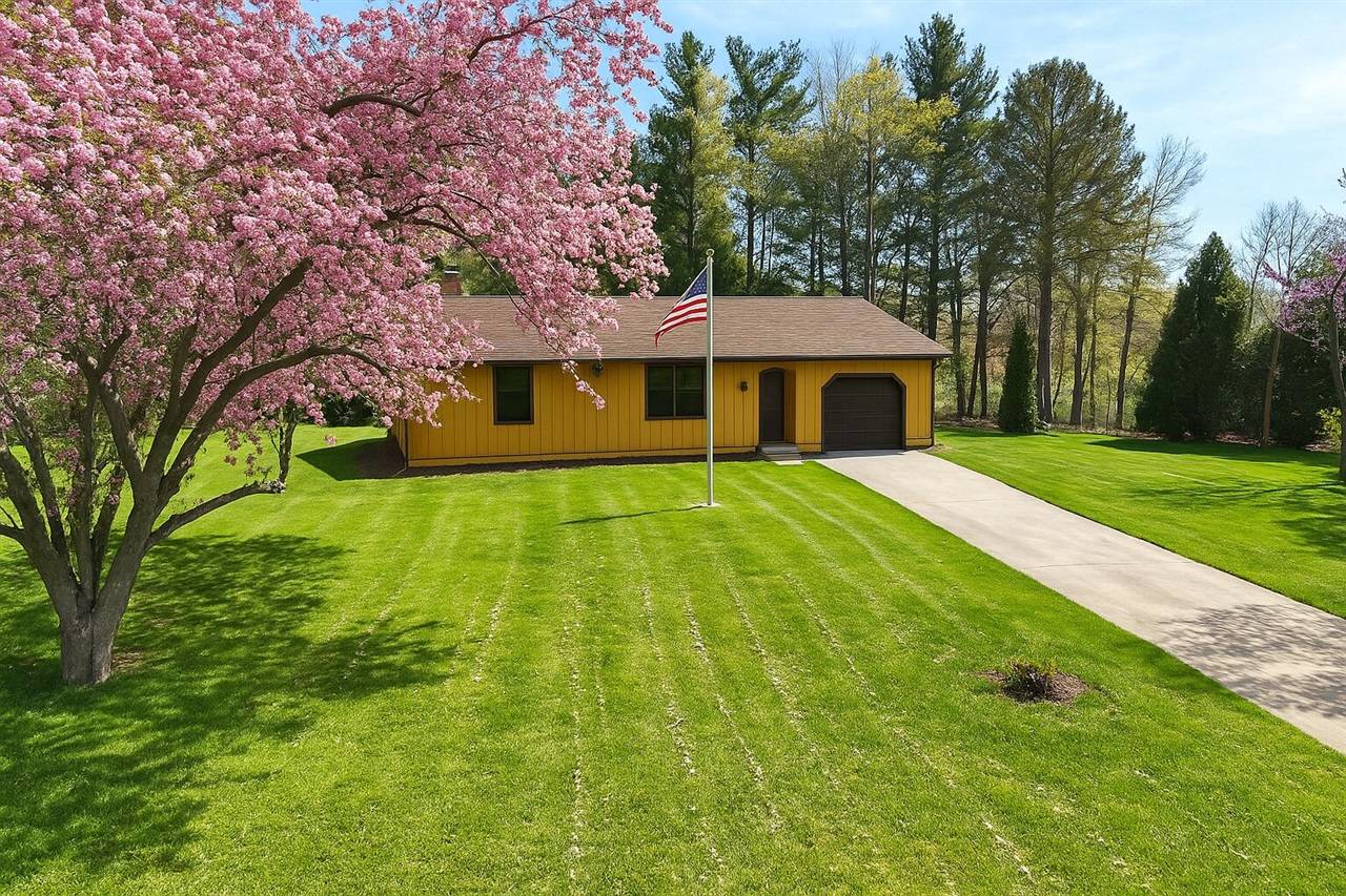 11575 US Highway 31, Berrien Springs, MI 49103