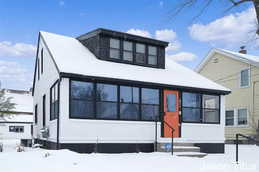 1006 Oakdale Street, Grand Rapids, MI 49507