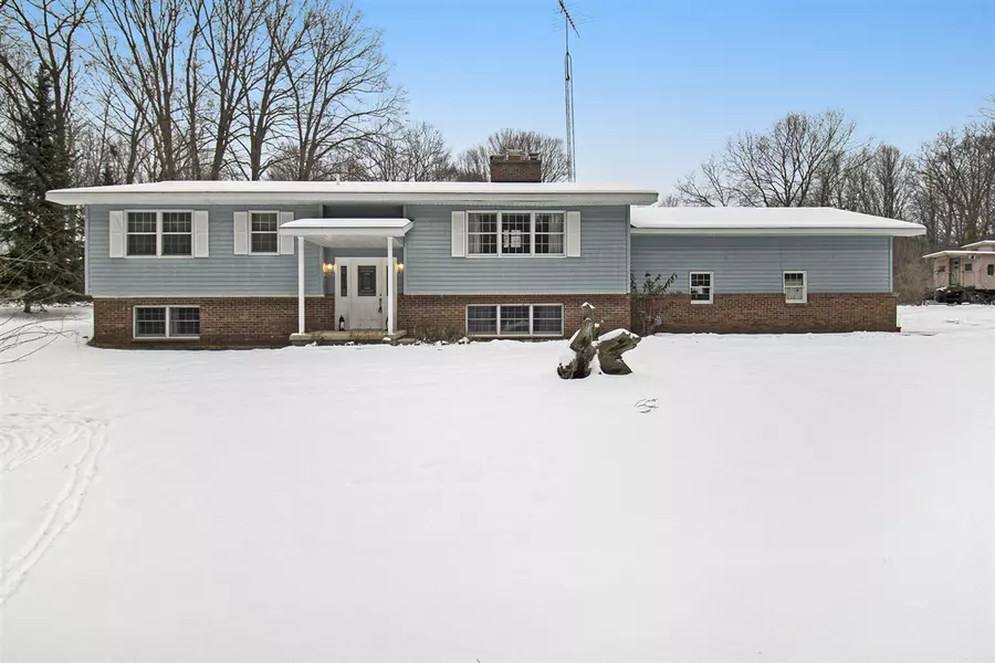 474 W County Line Road, Manistee, MI 49660