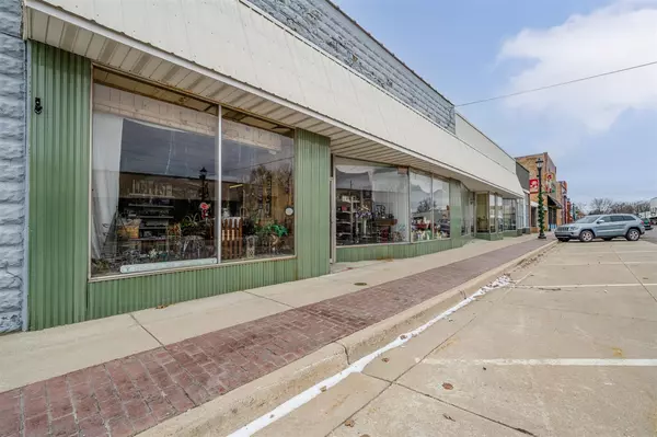 9004 First Street, Baroda, MI 49101