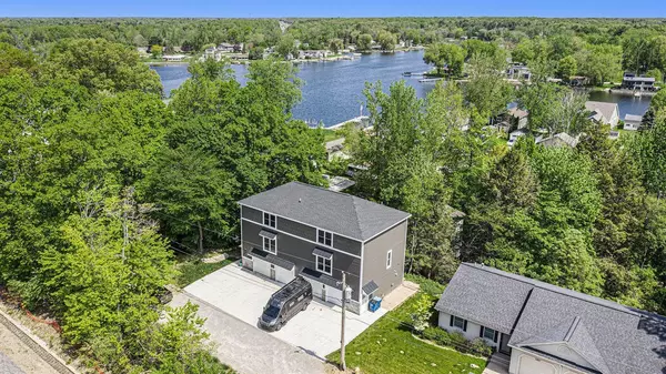 16905 Highland Avenue, Spring Lake, MI 49456-1273