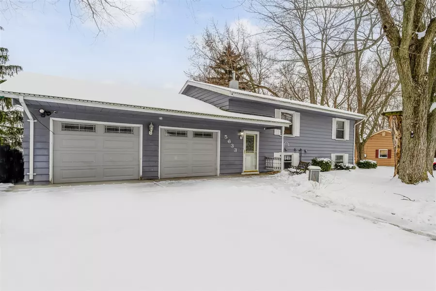 5633 Newton Avenue, Coloma, MI 49038