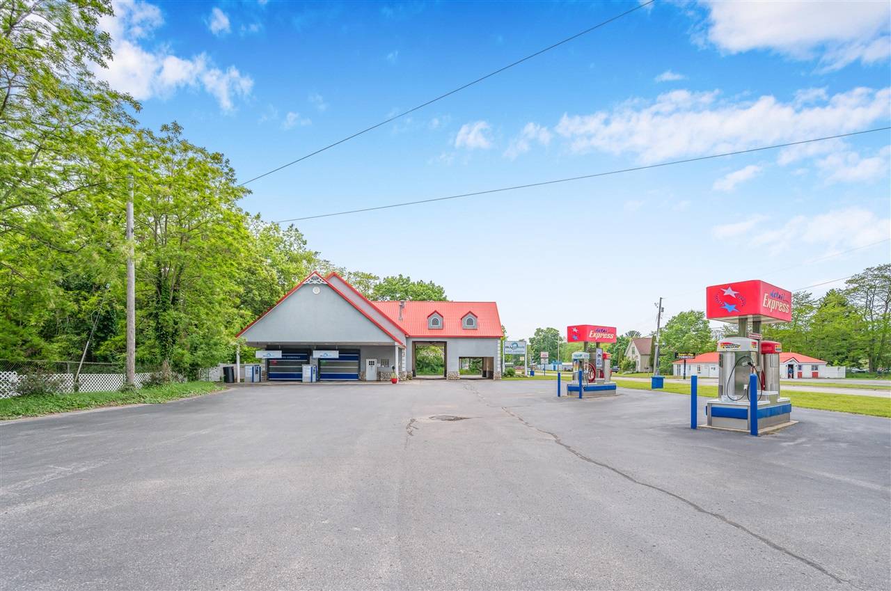 235 W Parkdale Avenue, Manistee, MI 49660