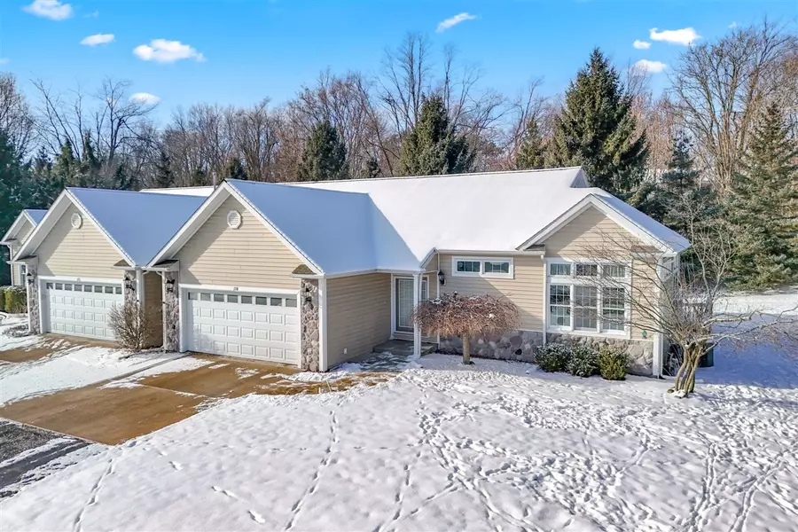 118 Stony Ridge Court, Hillsdale, MI 49242-1154