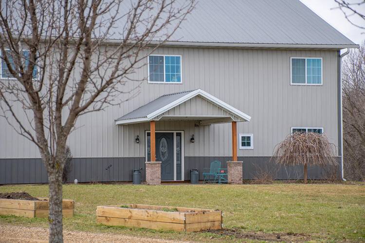 Cassopolis, MI 49031-8438,55050 Gards Prairie Road