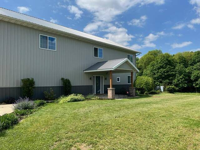 55050 Gards Prairie Road, Cassopolis, MI 49031-8438