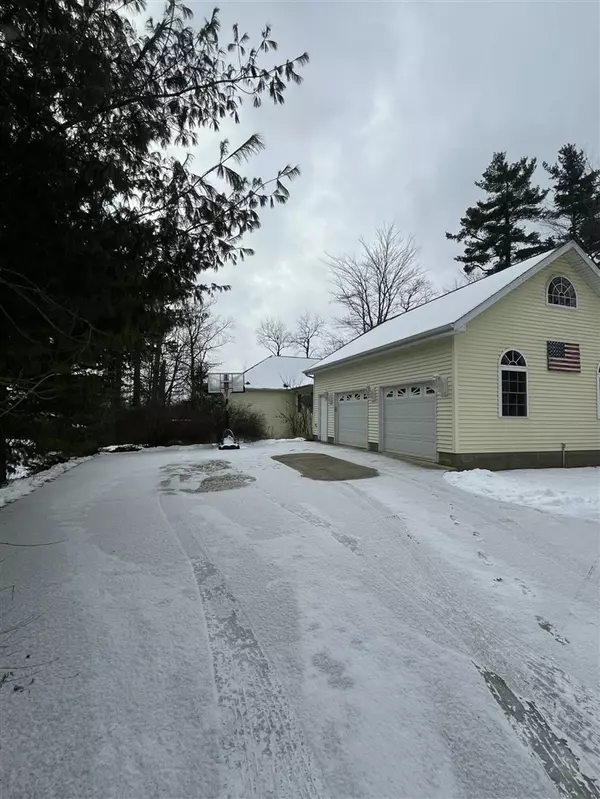 Hillsdale, MI 49242-3000,2273 Woodland Trail Trail