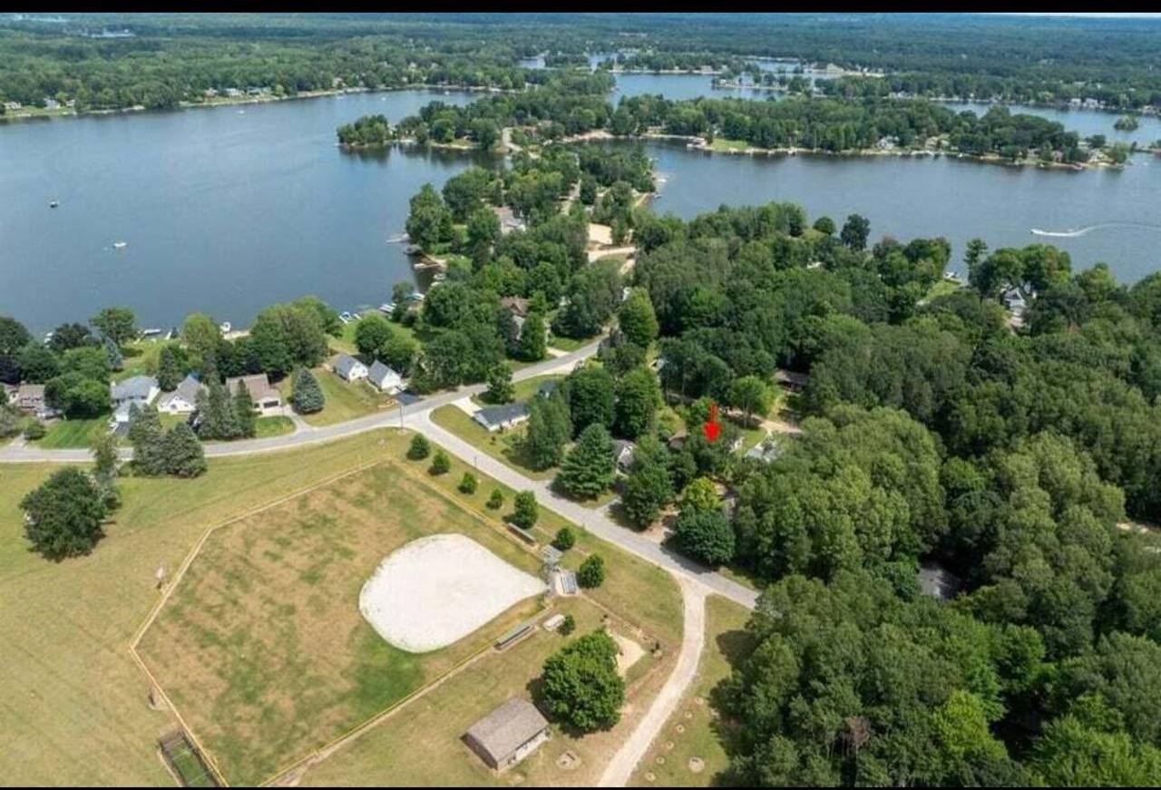 Canadian Lakes, MI 49346-9727,7519 9th Street