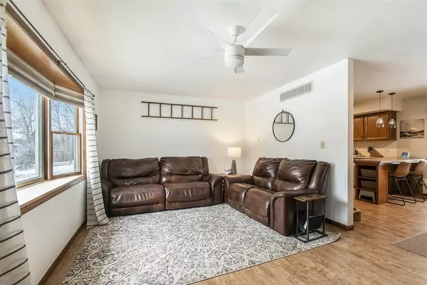 Edwardsburg, MI 49112-9471,70137 Maple Drive