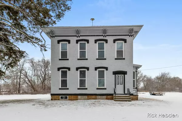 3831 S State Road, Ionia, MI 48846-9479