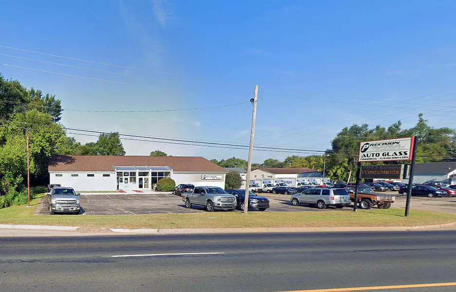 2504 S Sprinkle Road, Kalamazoo, MI 49001-4624