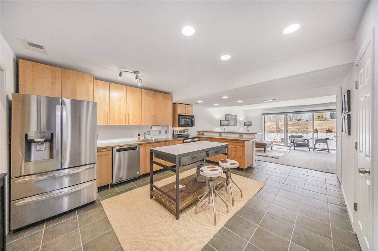 Ann Arbor, MI 48105,739 Skynob Drive