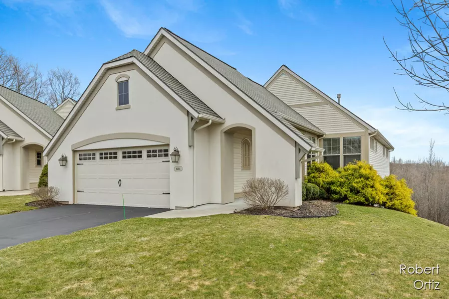 604 Enclave Court, Grand Rapids, MI 49546-2174