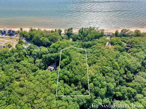 Spring Lake, MI 49456-9424,18200 N Shore Estates Road